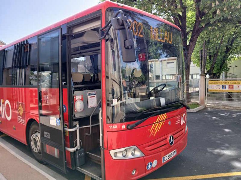 Flambée du prix des carburants : bus et covoiturage, des alternatives à coût réduit