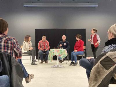 A saint-Affrique, avec la Cie Force Nez , les personnes présentes ont été invitées à participer.