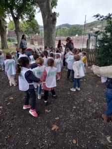 Les enfants des classes maternelles ont participé à &amp;amp;amp;quot;Nettoyons la nature&amp;amp;amp;quot; avec Lucile Carlet.